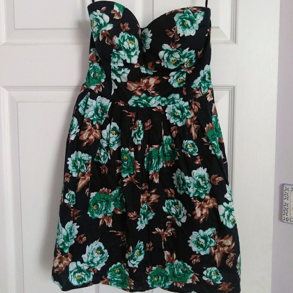 Strapless dress
